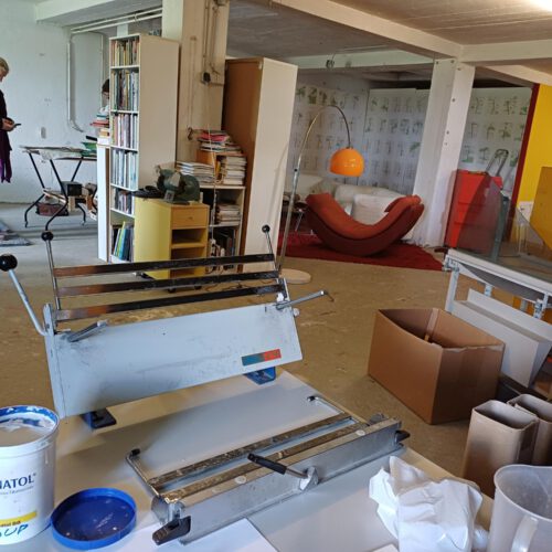 Bindemaschine und Buchbindeleim